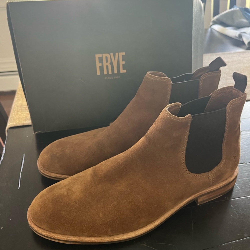 Men’s Frye size 9 Chelsea Boots